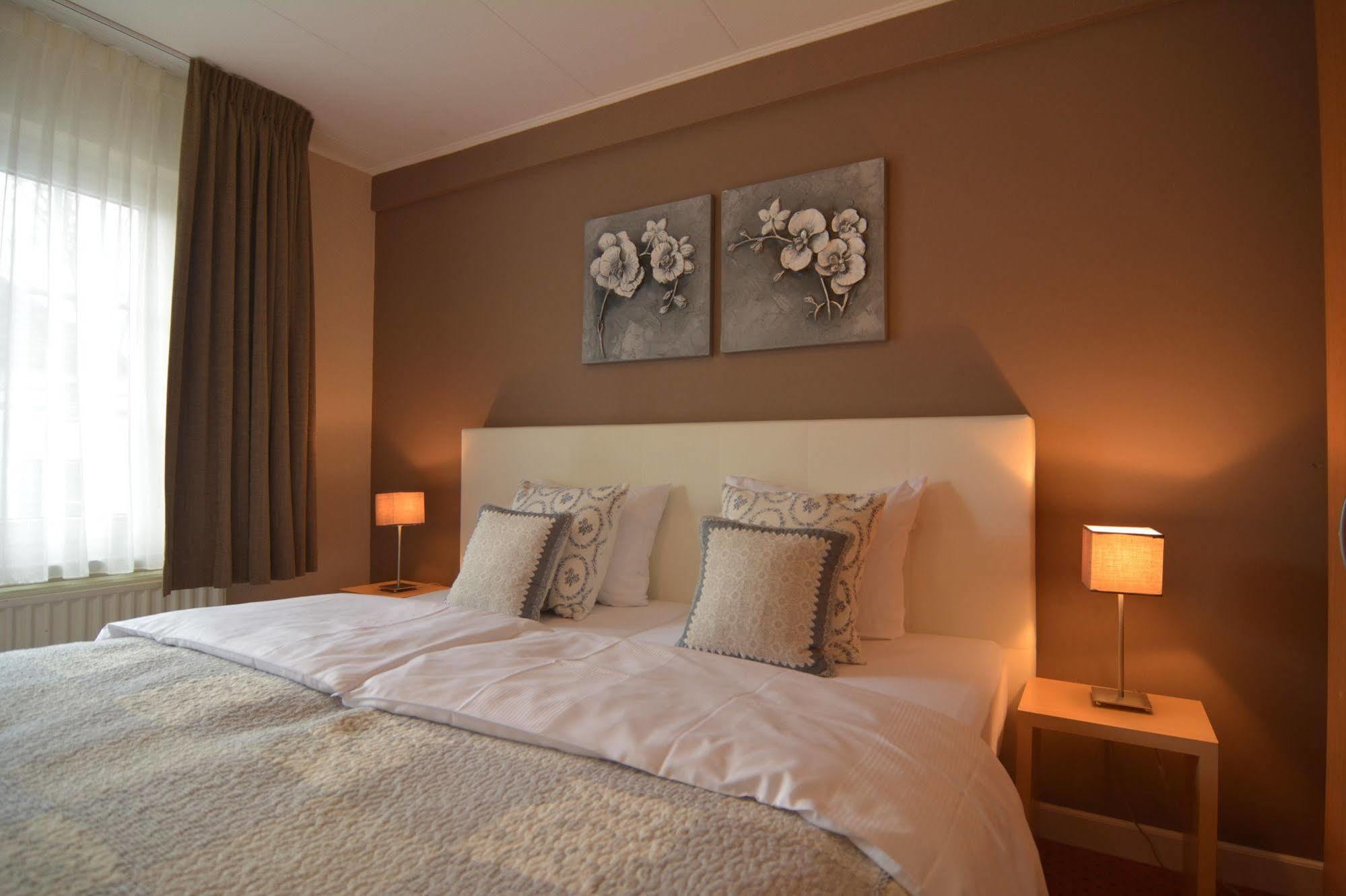 Aparthotel Ons Епен Екстер'єр фото