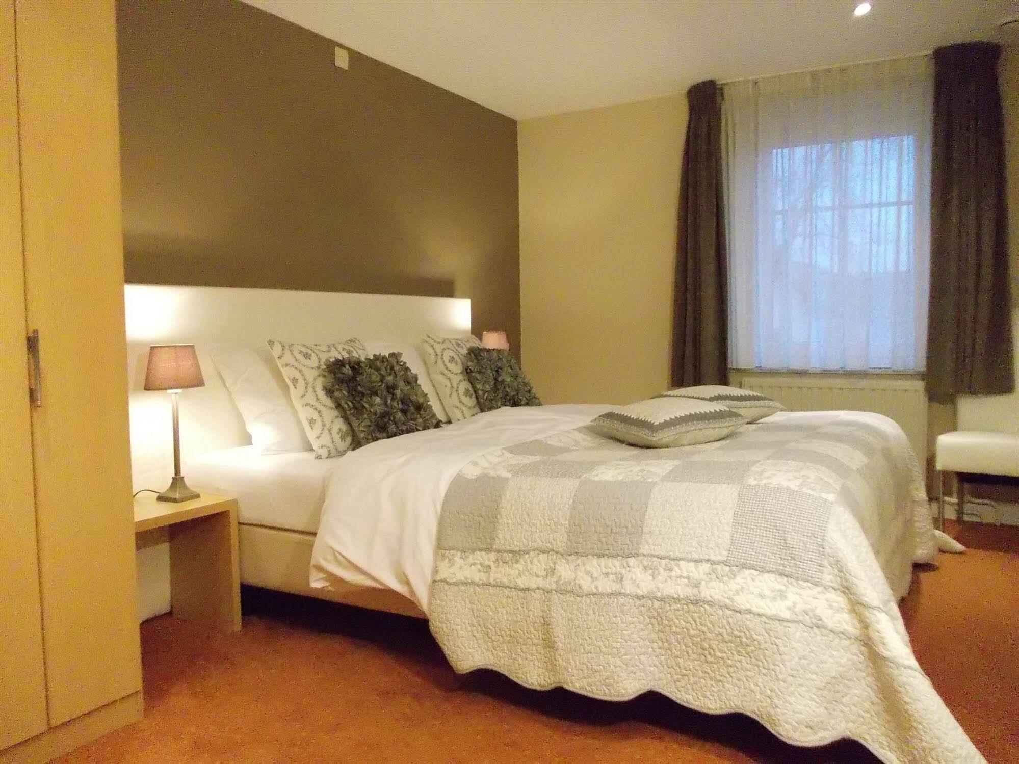 Aparthotel Ons Епен Екстер'єр фото